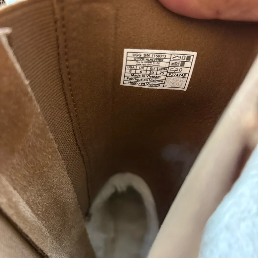 UGG , chestnut suede Heeled Boots, BRAND NEW !! no box, size 8. (8.5 runs big )